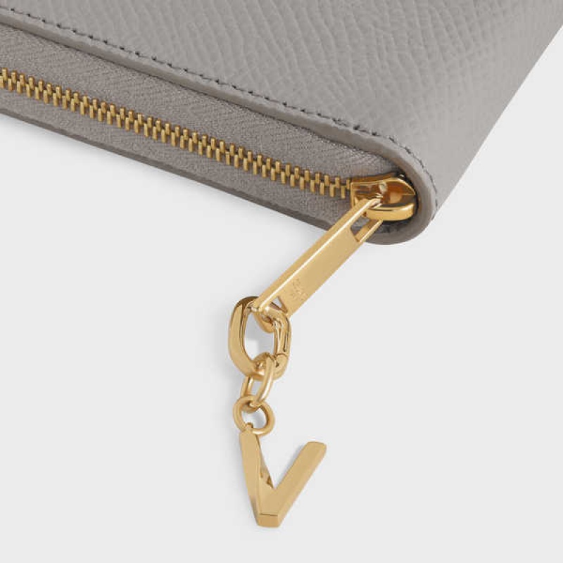 Celine V Charm In Brass Kleine Lederwaren Goud | CL-592941